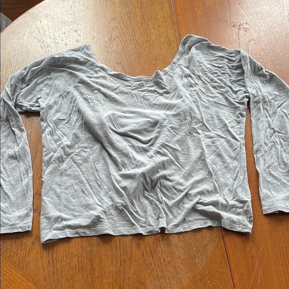 Fabletics Gray 3/4 Sleeve Crop Blouse